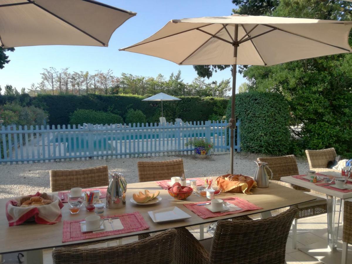 La Luberonne Bed & Breakfast Lourmarin Bagian luar foto