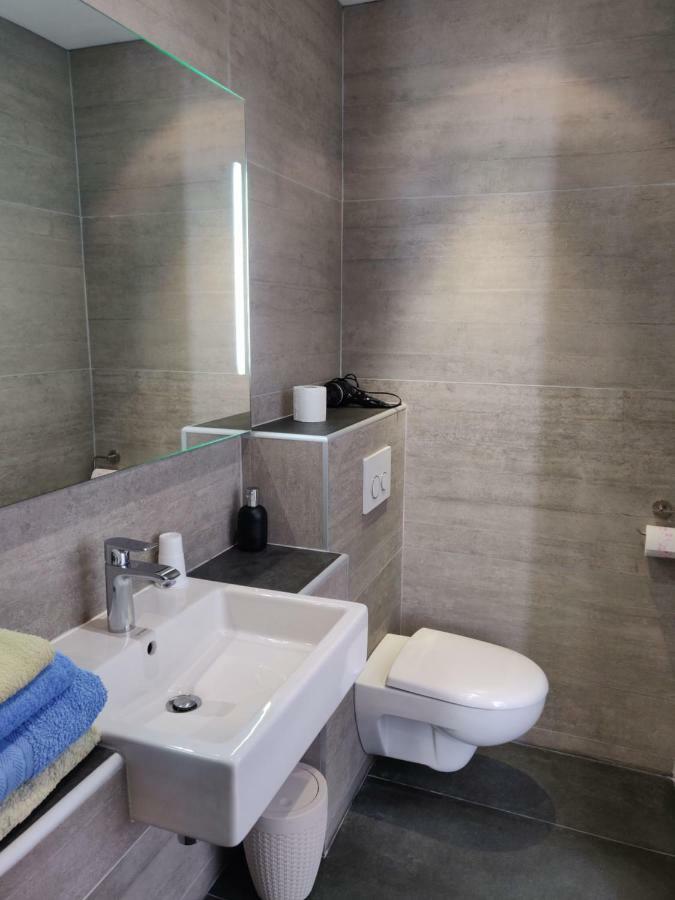 La Luberonne Bed & Breakfast Lourmarin Bagian luar foto