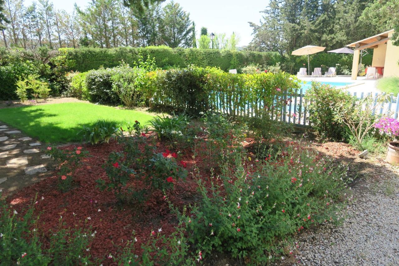 La Luberonne Bed & Breakfast Lourmarin Bagian luar foto